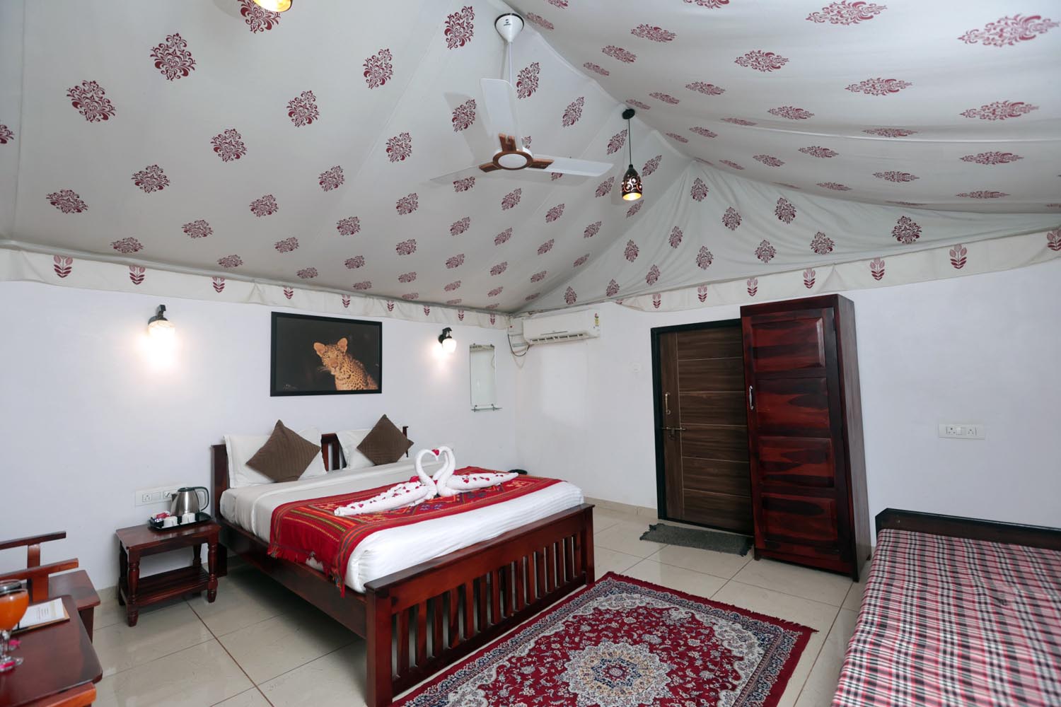 mvgroupjawai-uxury-tent-2